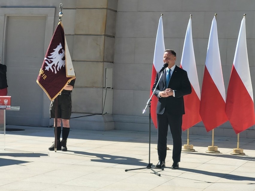 Prezydent Andrzej Duda przyjął od samorządowców apel ws....