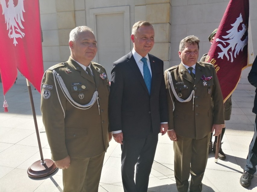 Prezydent Andrzej Duda przyjął od samorządowców apel ws....