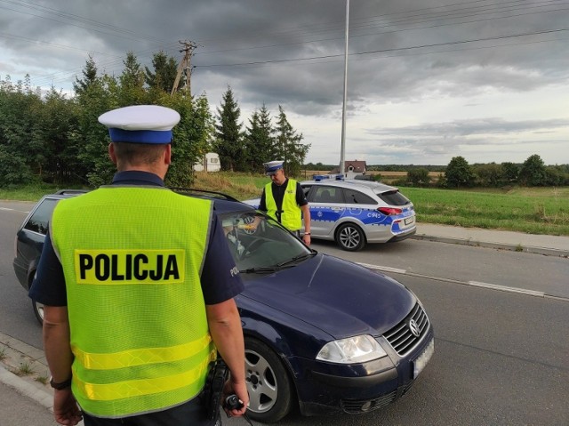 Policyjna akcja w powiecie tucholskim. Zatrzymywano kierowców, sprawdzano, czy są trzeźwi.