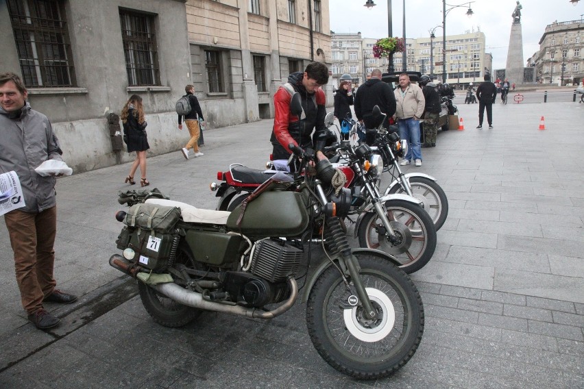 Zabytkowe motocykle na Piotrkowskiej w Łodzi [ZDJĘCIA]