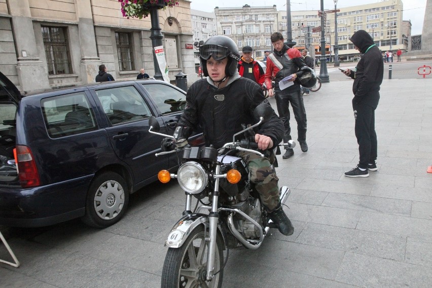 Zabytkowe motocykle na Piotrkowskiej w Łodzi [ZDJĘCIA]