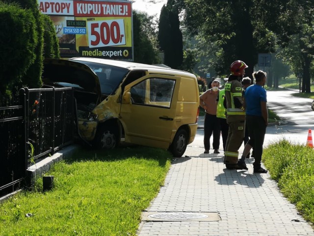 Do poważnego zdarzenia drogowego doszło w czwartek, 25 czerwca, w dzielnicy Stroszek w Bytomiu.