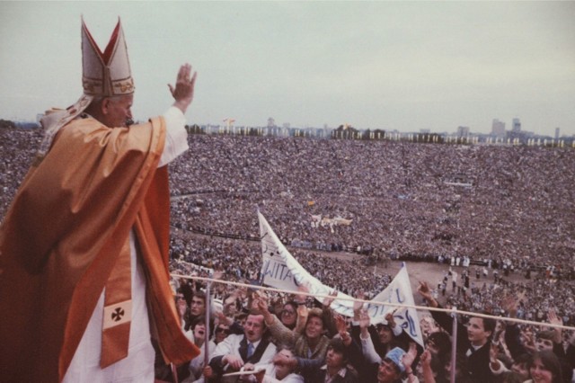 W tym roku będziemy obchodzić 40. rocznicę pielgrzymki papieża Jana Pawła II do Polski. Dokładnie w dniach od 2 do 10 czerwca w 1979 roku.  Między innymi stąd pojawił się pomysł na długie święto.