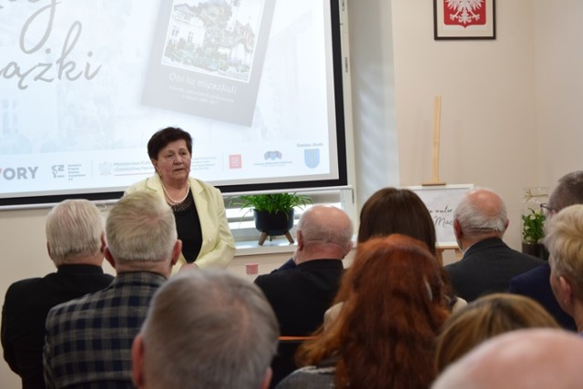 Spotkanie promocyjne z udziałem autorki odbyło się w Gminnej Bibliotece Publicznej w Szebniach