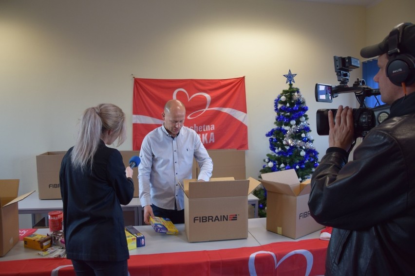 W ten weekend Szlachetna Paczka trafi do potrzebujących. W pakowaniu pomagali piłkarze Stali Rzeszów [ZDJĘCIA]