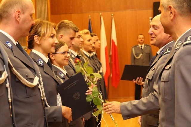 Uroczystą zbiórką w Państwowej Szkole Muzycznej w Inowrocławiu i wręczeniem awansów inowrocławscy policjanci uczcili Święto Policji. 

W tym roku awanse na wyższe stopnie w powiecie inowrocławskim otrzymało: 83 policjantów, w tym 3 w korpusie oficerów młodszych, 35 w korpusie aspirantów, 30 w korpusie podoficerów oraz 15 w korpusie szeregowych.

IV Festiwal Lawendy na Kujawach. Lovenda Kujawska 2019:
