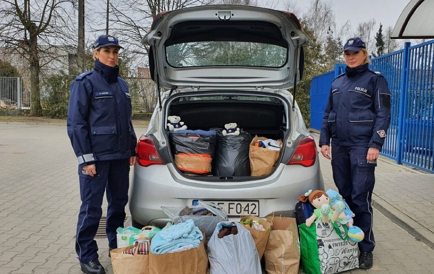 Kutnowska policja pomaga uchodźcom z Ukrainy. Przekazano...