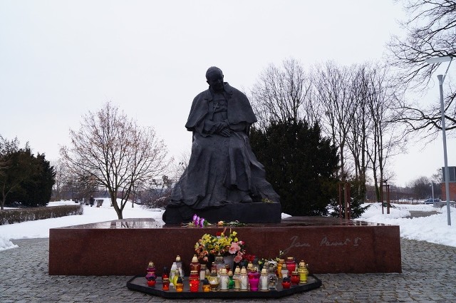 Rocznica śmierci Jana Pawła II - Toruń - ZDJĘCIA