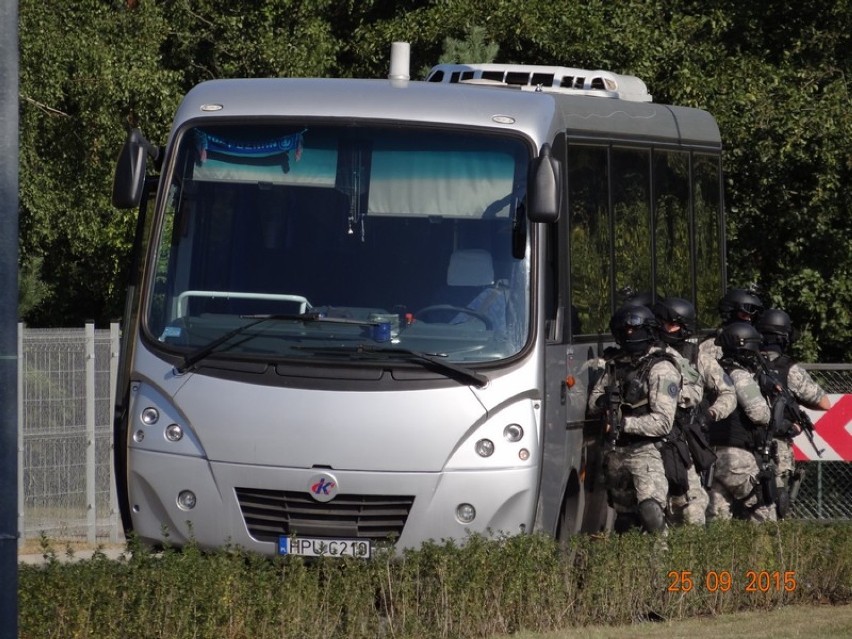 Ćwiczenia policji na Morasku