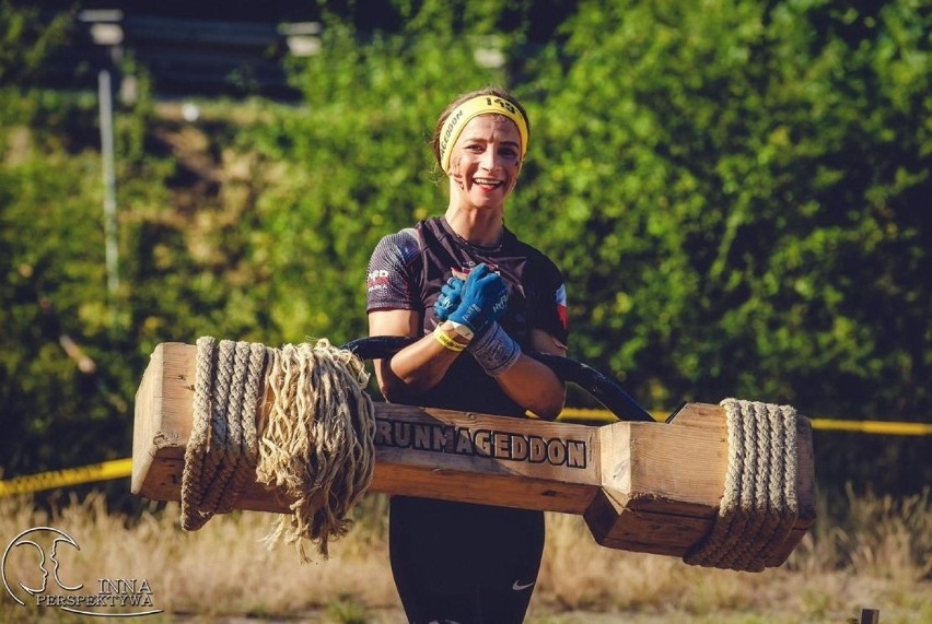 Klaudia Wysocka bierze udział w biegach ekstremalnych,...