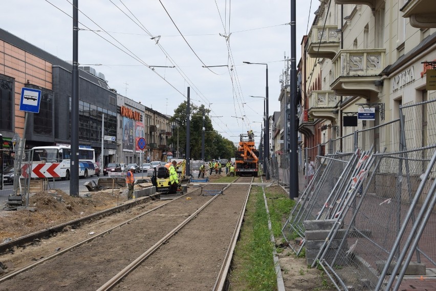 Zobacz kolejne zdjęcia. Przesuwaj zdjęcia w prawo - naciśnij...