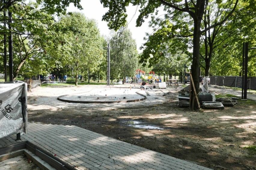 Wodny Plac Zabaw na Białołęce. Inwestycja z 2017 roku wreszcie powstaje. Zajrzeliśmy na budowę