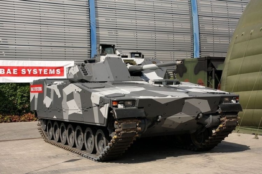 Doskonale znany w Polsce CV9030 brytyjskiej BEA SYSTEMS....