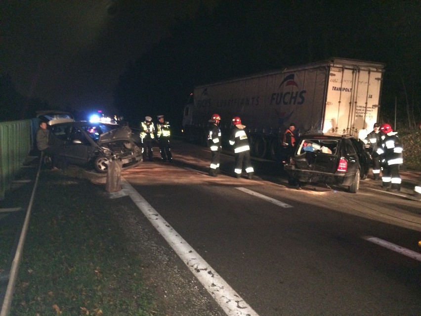 Wypadek na obwodnicy Trójmiasta w okolicy Karwin. Do szpitala trafiła trzyosobowa rodzina