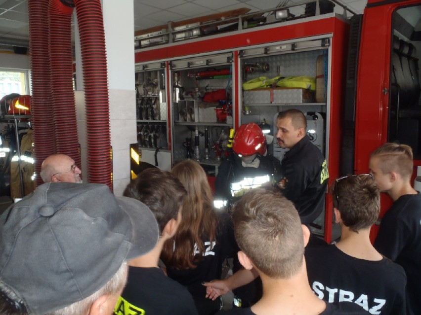 Drużyna Młodzieżowa z Batorowa odwiedziła siedzibę straży pożarnej w Złotowie