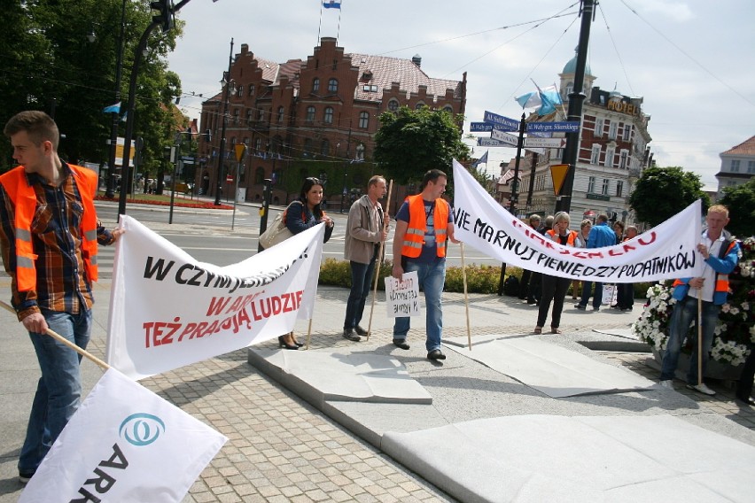 Toruń: Manifestacja pracowników Arriva RP [ZDJĘCIA]