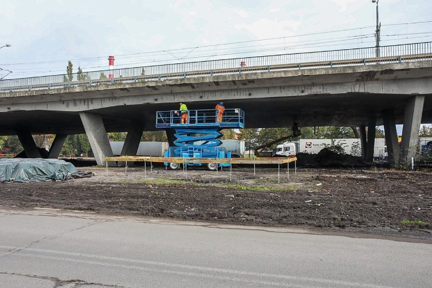 Trwają prace pod Estakadą Pomorską w Szczecinie. Ruszył remont. Co się zmieni? 