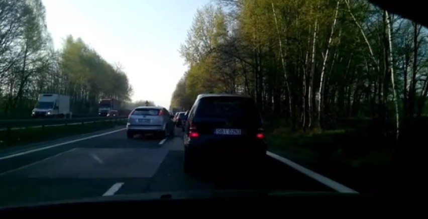 Tak się jeździ nie tylko na DK 86 na trasie Tychy -...