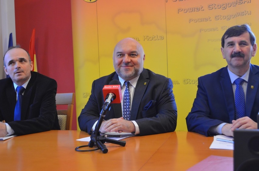 Od lewej: Krzysztof  Milczarz, naczelnik  Wydziału...