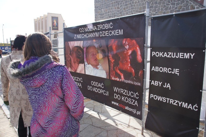 W Koninie stanęło sześć plansz antyaborcyjnych