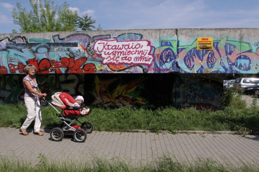 Graffiti w na krakowskich budynkach to jedna z 10 rzeczy,...