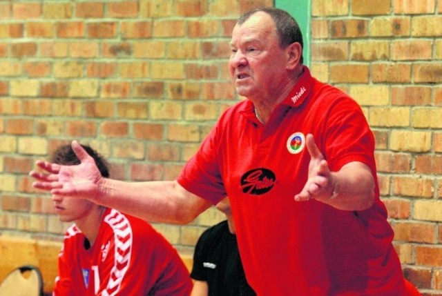 72-letni trener Miedzi Legnica, Edward Strząbała, jest legendą polskiej piłki ręcznej