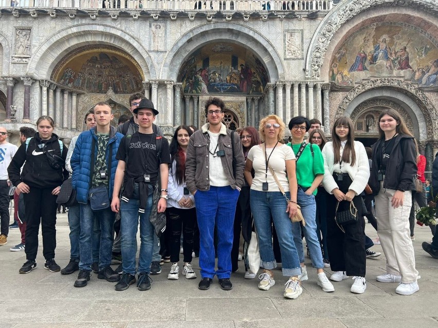Uczniowie z Końskich we Włoszech.