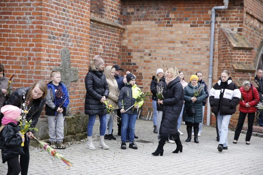 Niedziela Palmowa 2023 w parafii  św. Bartłomiej w Koninie [zdjęcia]