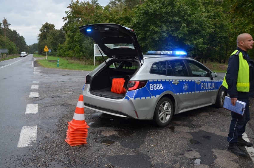 Ciągnik uderzył w tył karetki wiozącej pacjentkę