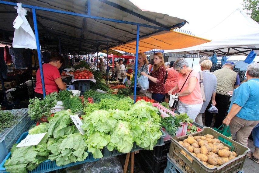 Ile trzeba obecnie zapłacić za warzywa i owoce kupowane na kilku toruńskich targowisku {zdjęcia]