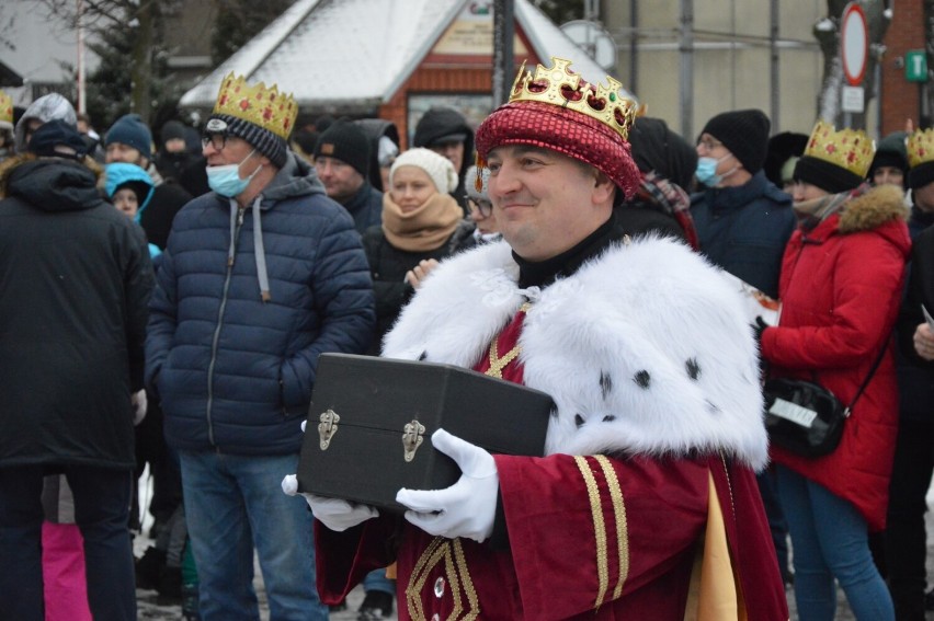 Trzej Królowie w trzech orszakach przeszli przez stolicę Kaszub [ZDJĘCIA]