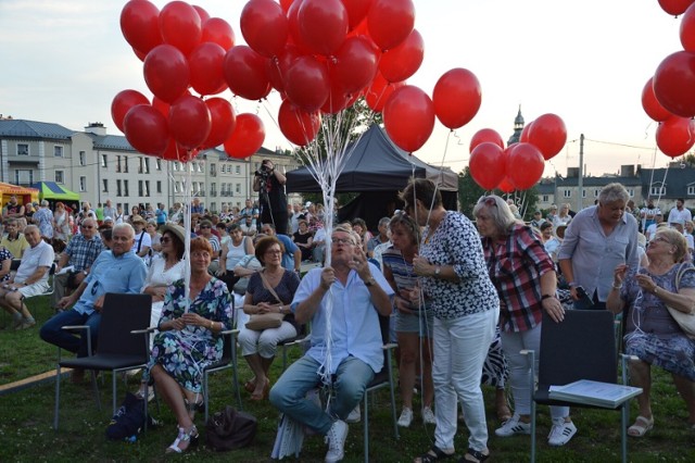 Piknik rodzinny pod Mediateką 800-lecia w Piotrkowie i koncert z okazji 45-lecia kapeli Fakiry, 15.08.2021