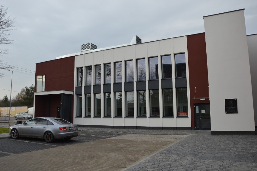 Powiatowe Centrum Animacji Społecznej już działa w nowej siedzibie przy ul. Farbiarskiej w Tomaszowie [ZDJĘCIA]