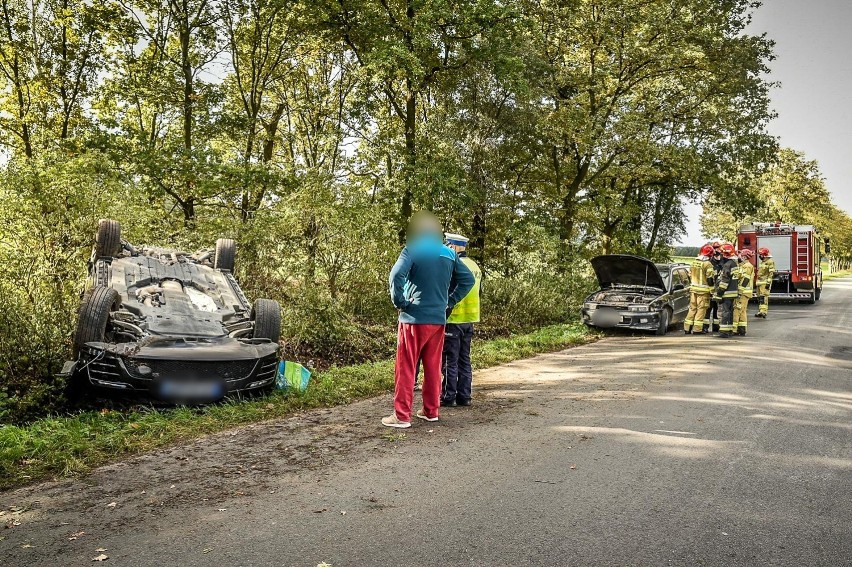 Land rover dachował między Święciechową a Piotrowicami po zderzeniu z innym autem [ZDJĘCIA]