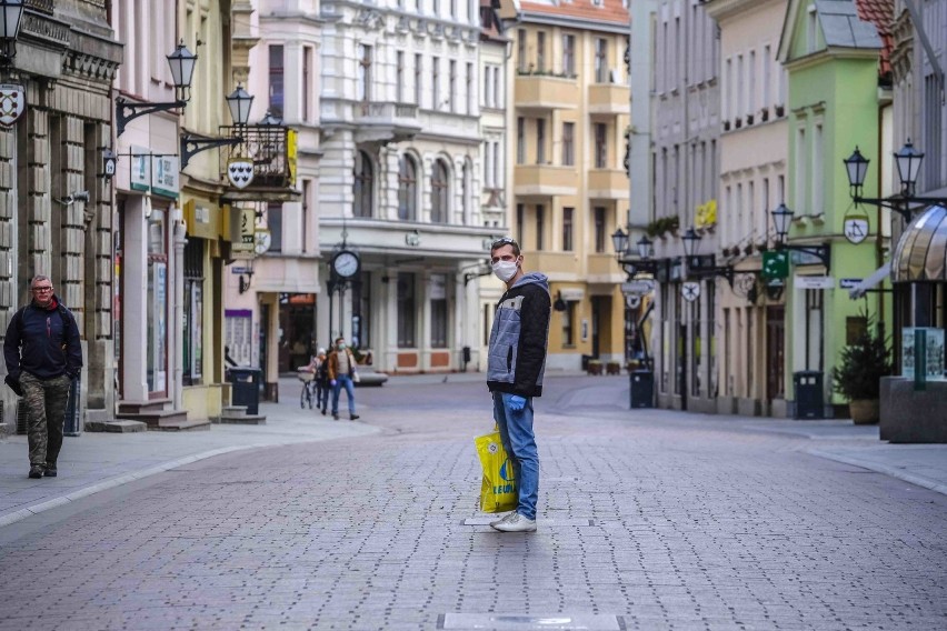 Puste ulice to od kilku tygodni standardowy widok w Toruniu....