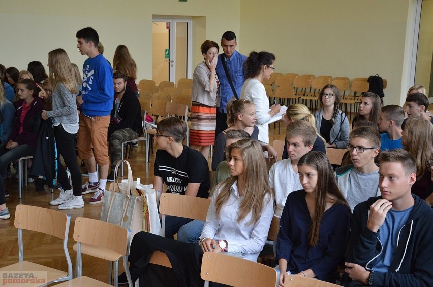 We Włocławku akcja Narodowe Czytanie przeniosła się do szkół...