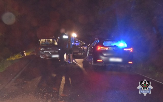 Pijany kierowca z Wałbrzycha rozbił auto na skarpie