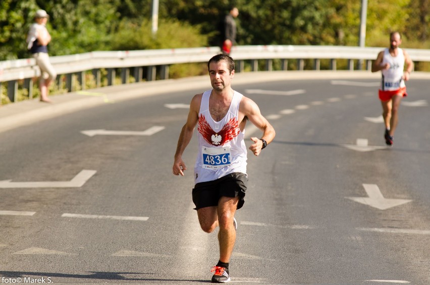 Wrocław Maraton 2015. Maratończycy przebiegli przez miasto [ZDJĘCIA]