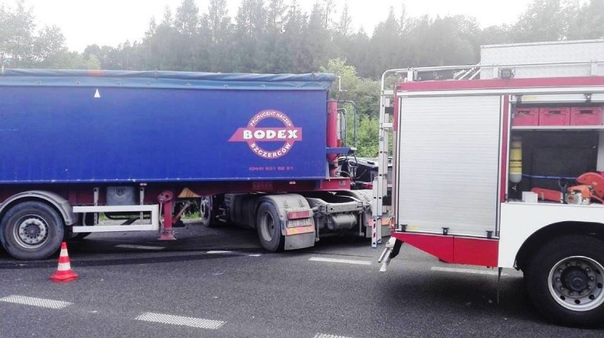 Wypadek w Ustroniu: tir zderzył się z autem osobowym