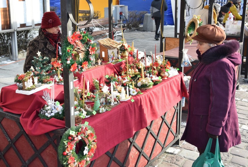 Na jarosławskim rynku do piątku 23 grudnia potrwa jarmark...