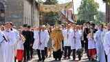 Gmina Wejherowo. Tłumy wiernych na procesji Bożego Ciała w Parafii Wniebowzięcia NMP w Bolszewie | ZDJĘCIA, WIDEO