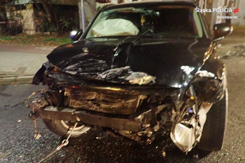 Wypadek w Sosnowcu: Pijany kierowca uciekał przed kontrolą policji. Zderzył się z samochodem 
