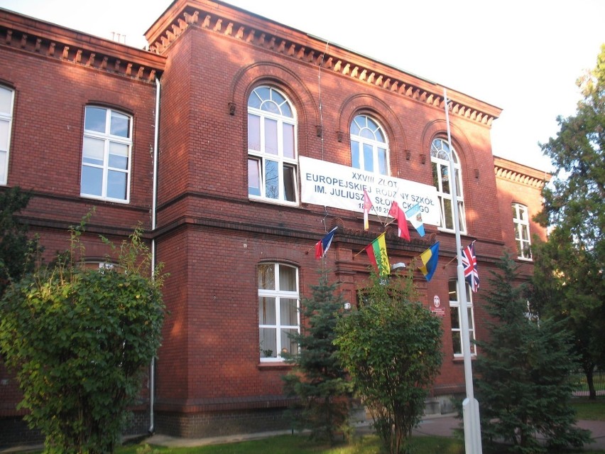 Budynek Liceum Ogólnokształcącego w Grodzisku Wielkopolskim...