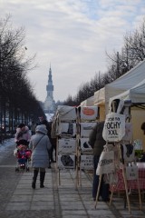 Częstochowa: Rozpoczął się Jarmark Walentynkowy, a foodtrucki zaparkowały na Pl. Biegańskiego [FOTO]