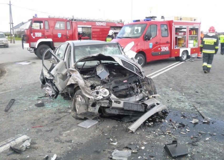 Śmiertelny wypadek na DK11 w miejscowości Nowy Dwór. Nie żyje 44-letni mężczyzna