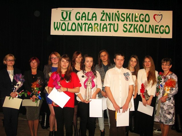 Po raz szósty w Żninie zorganizowano imprezę, podczas której nagrodzono wolontariuszy działających przy żnińskich szkołach oraz przy PCK.