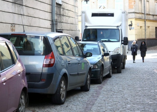 Pozwolenie na wjazd na teren Starego Miasta wydano dla 239 pojazdów