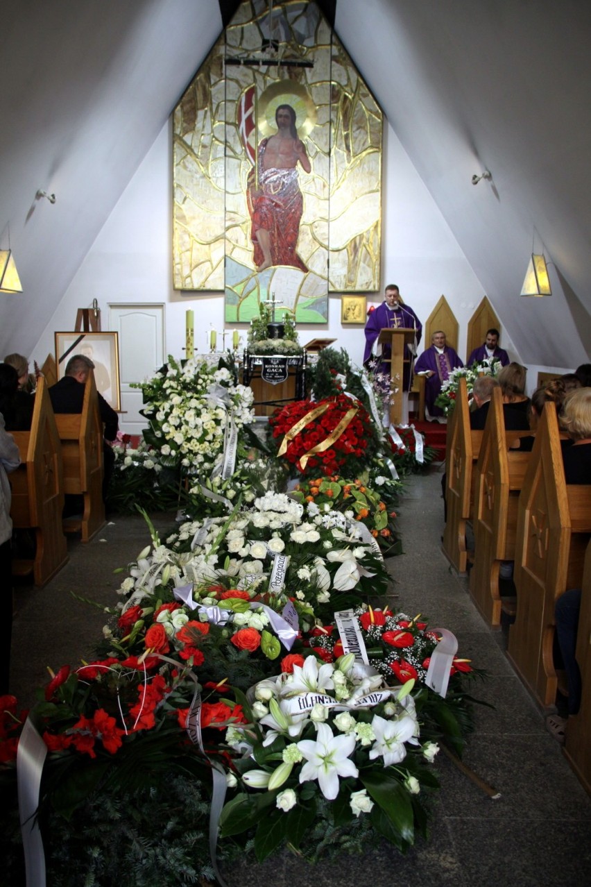 Pogrzeb Konrada Gacy. Pożegnały go tłumy [ZDJĘCIA]