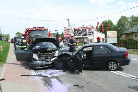 Łapczyca: wypadek na drodze krajowej nr 4. Ranni w szpitalu [ZDJĘCIA]