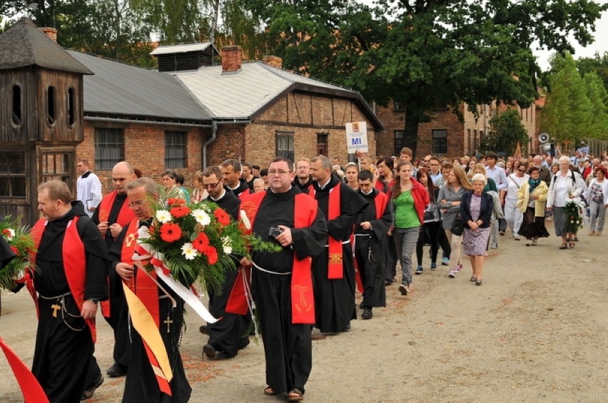 Uroczystości na terenie dawnego obozu Auschwitz-Birkenau w 73. rocznicę śmierci św. Maksymiliana